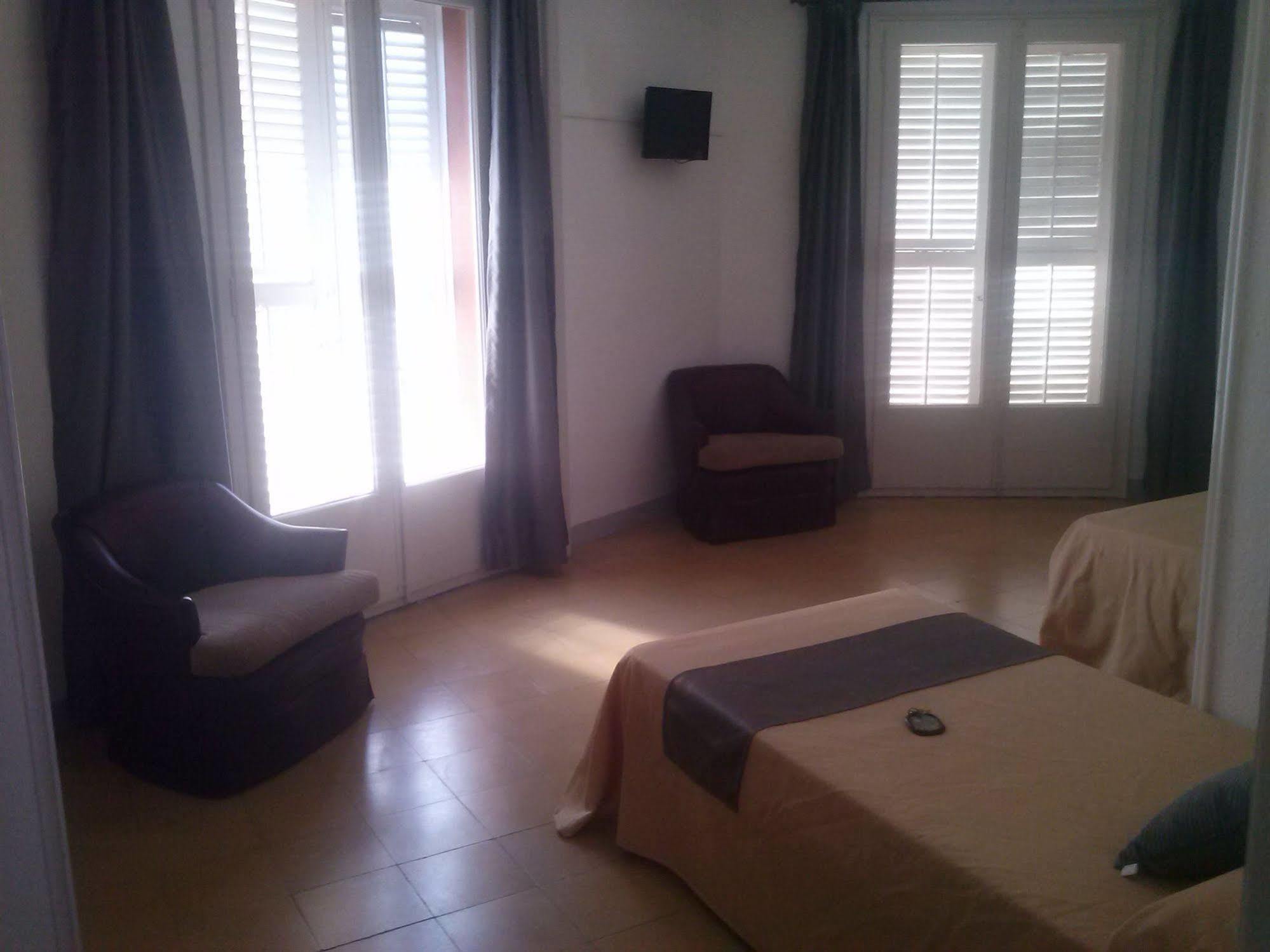 Hotel Apartaments Gesoria Porta Ferrada Sant Feliu de Guíxols Extérieur photo
